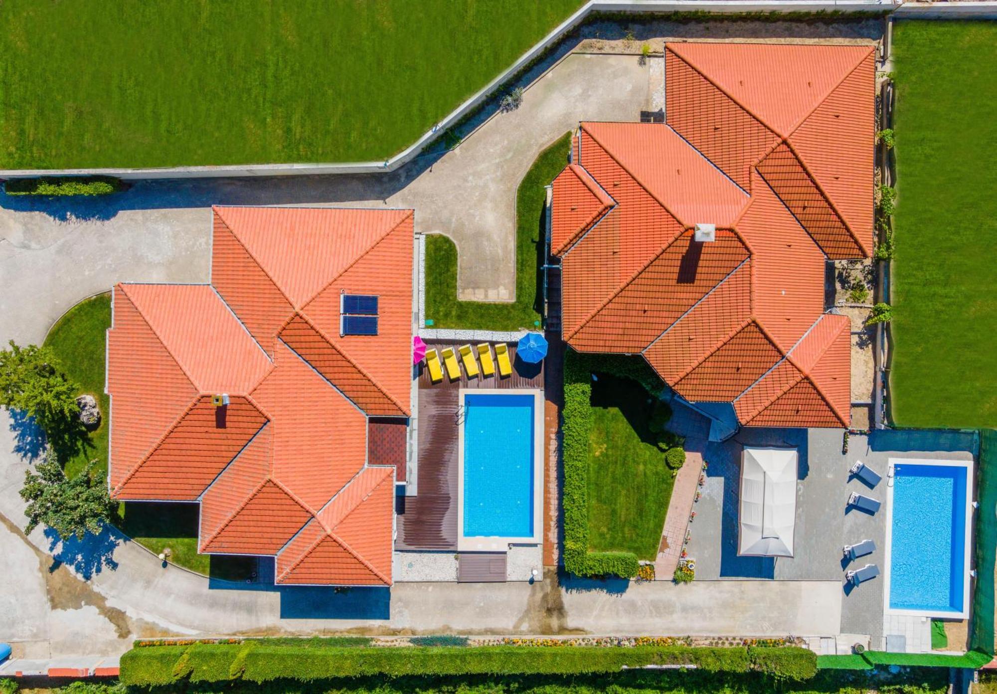 Geranium Holliday Villas Obrochishte Exteriör bild